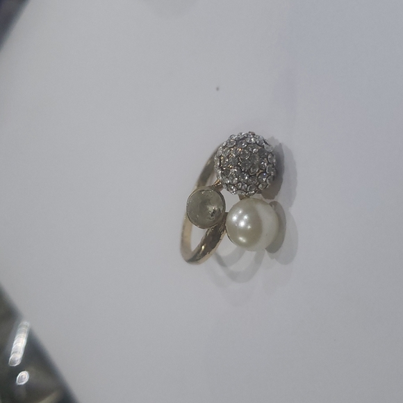 Lovely Pearl Ring Size 10 - Picture 6 of 7